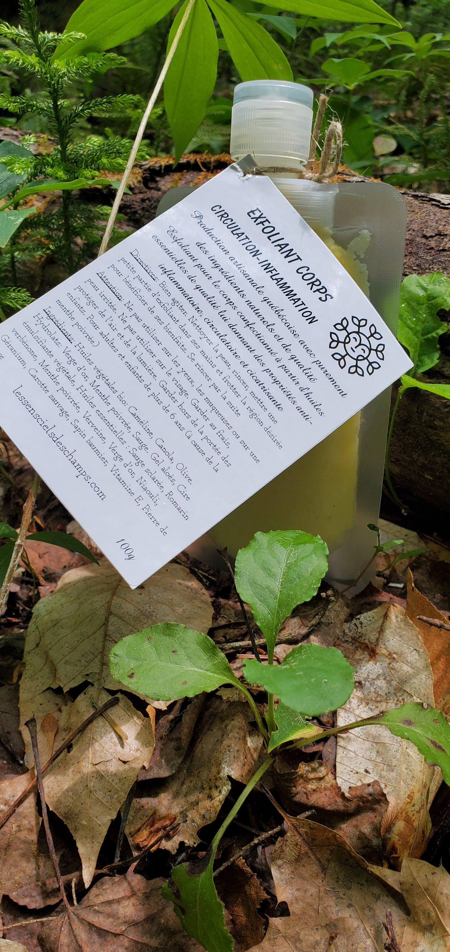 Exfoliant pour le corps (avec des huiles essentielles d'une grande qualité) Les sens ciels des champs