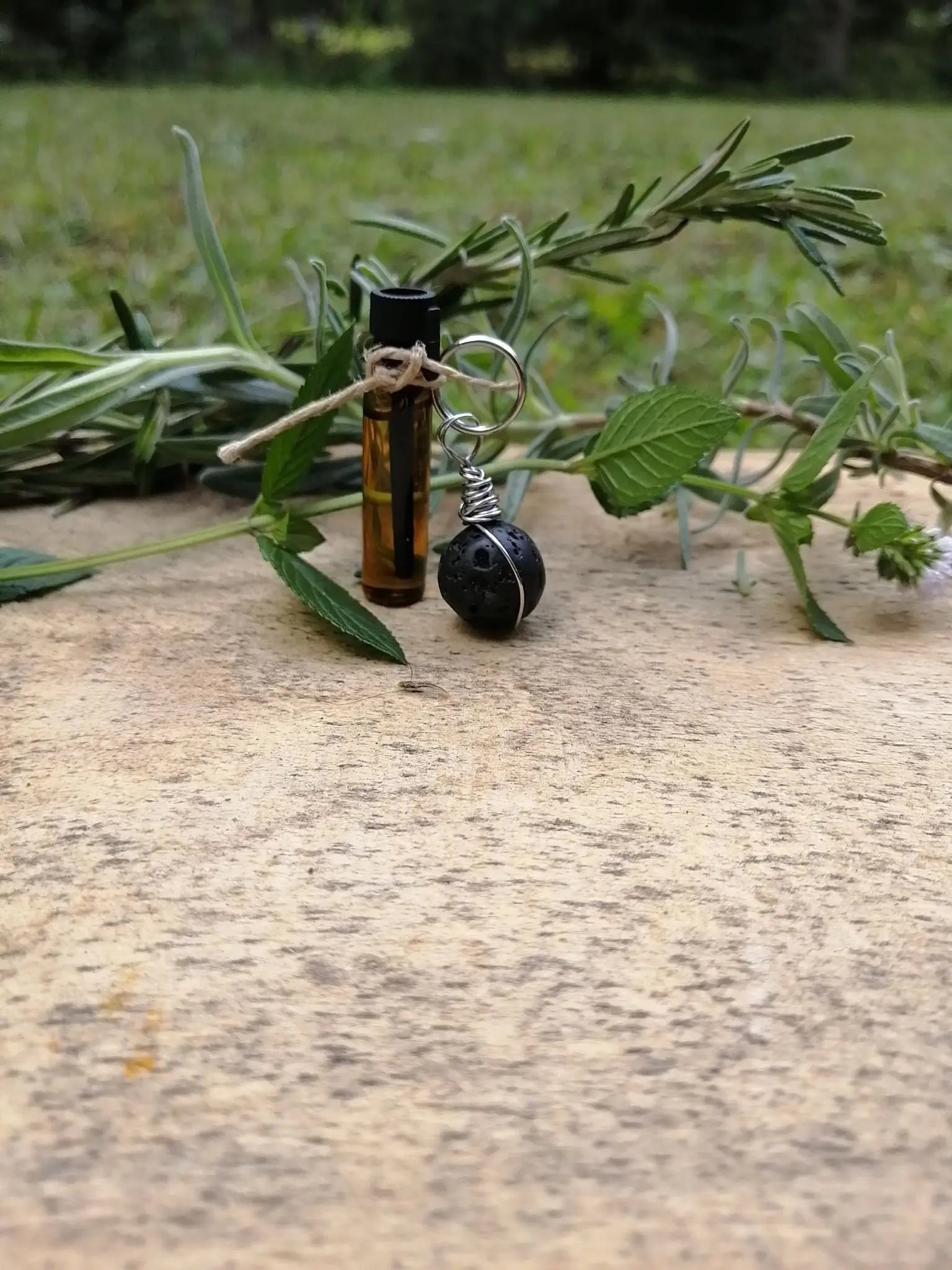 Pendentif naturel pour collier à chien. Pour soulager une infection Les sens ciels des champs