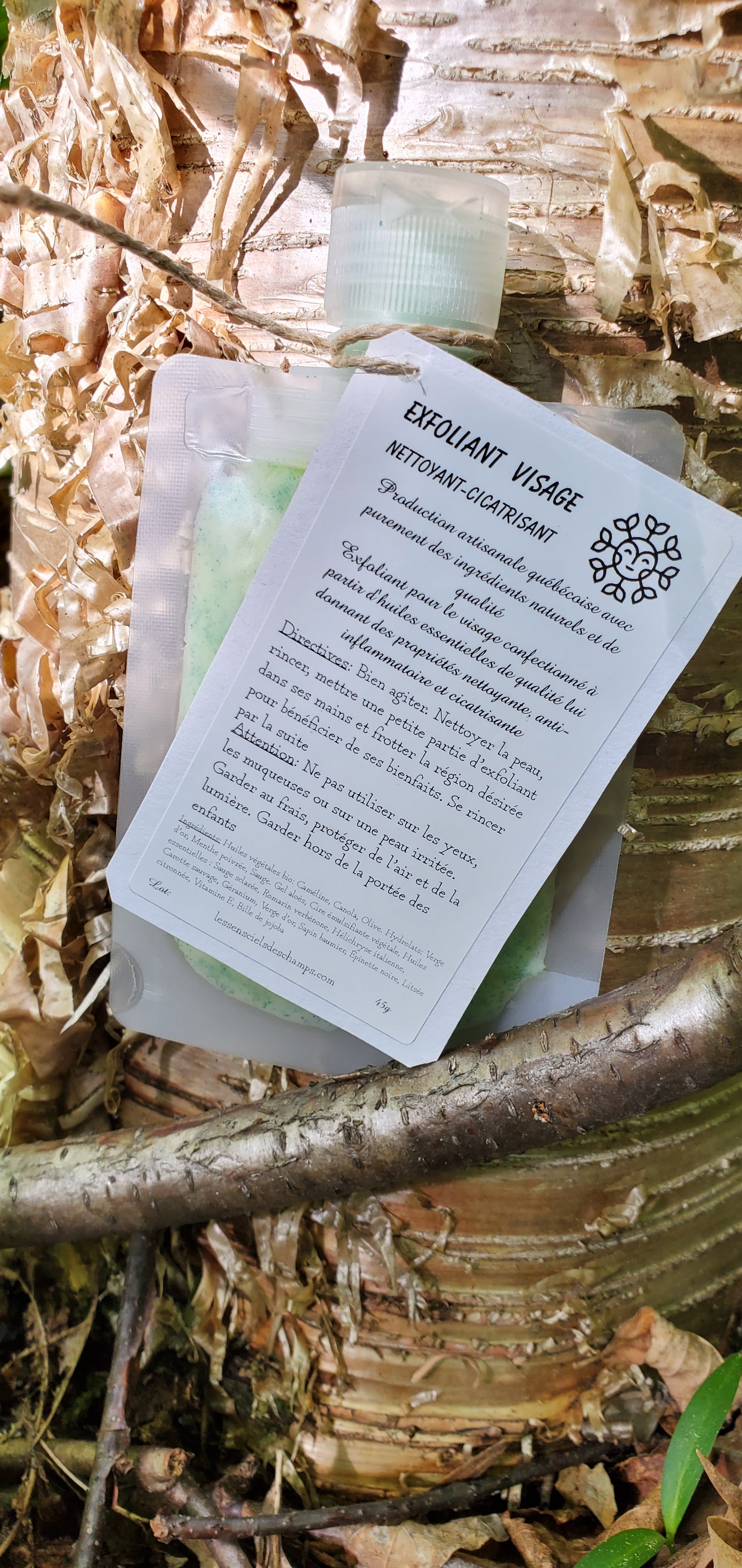 Exfoliant pour le visage (avec des huiles essentielles d'une grande qualité) Les sens ciels des champs