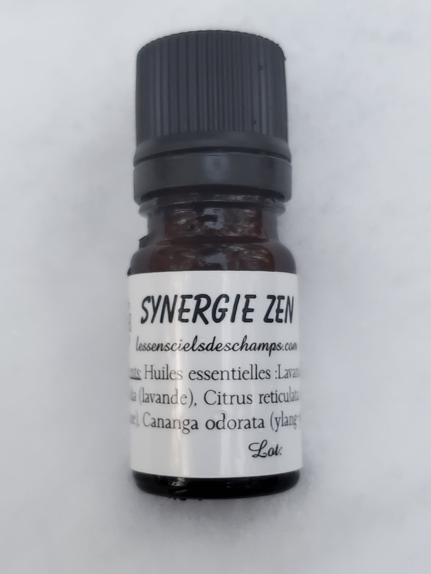 Synergie Zen pour relaxer et s’apaiser (mélange d'huiles essentielles de qualité) Les sens ciels des champs